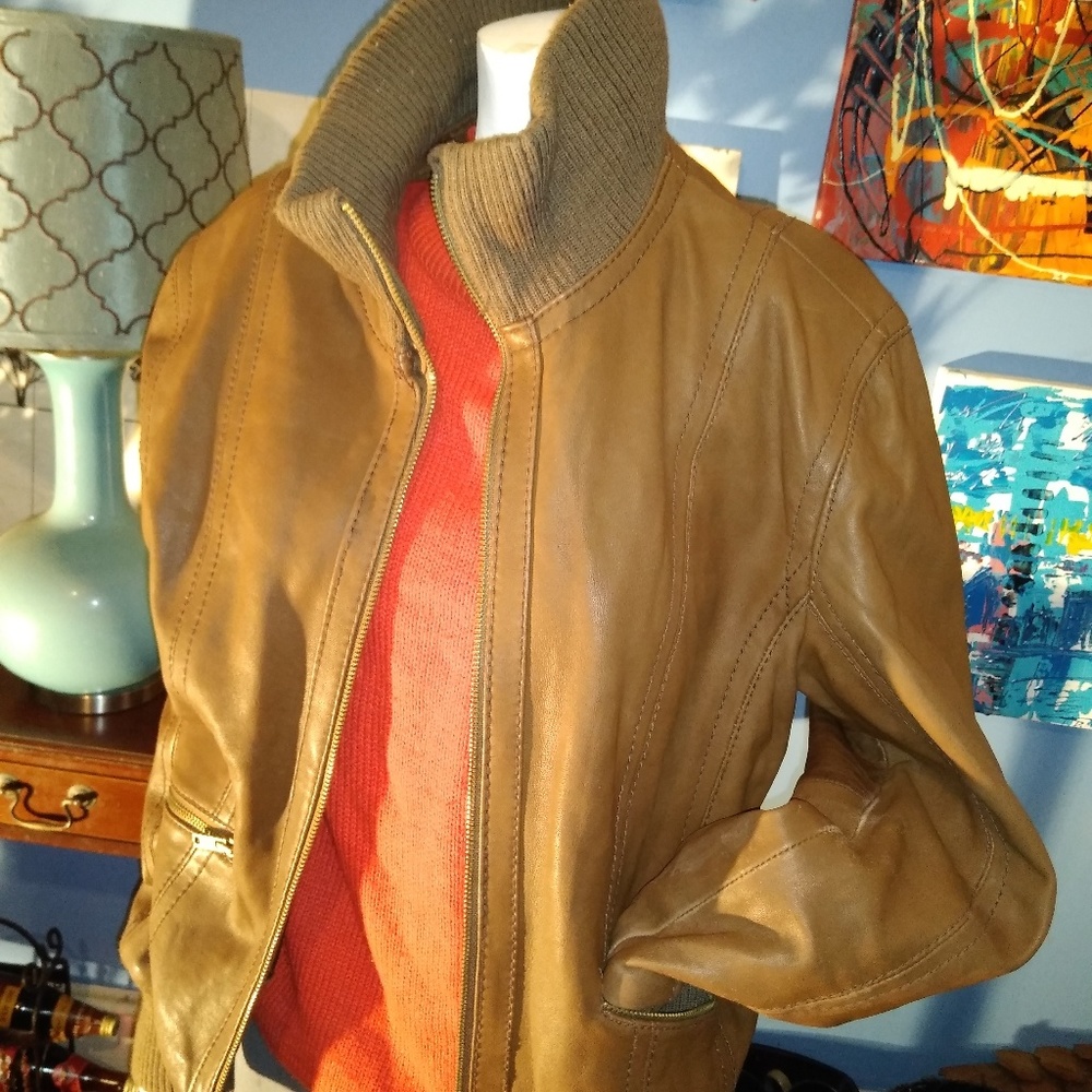 Leather jacket - Picture 4 of 8